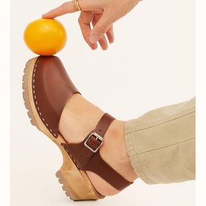 NEVER WORN Free People clogs!